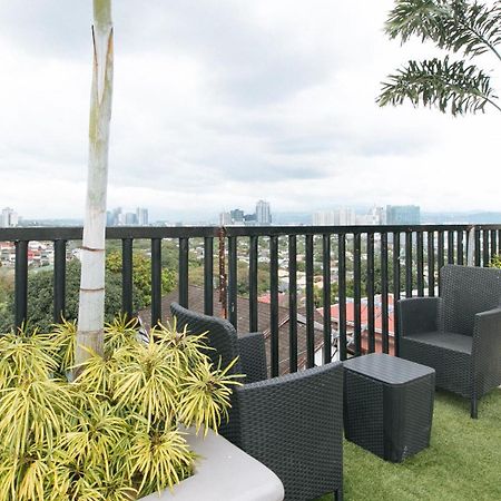 Reddoorz Plus At Canley Residential Pasig City Экстерьер фото