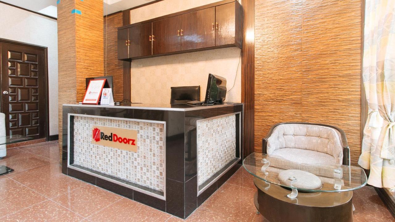 Reddoorz Plus At Canley Residential Pasig City Экстерьер фото