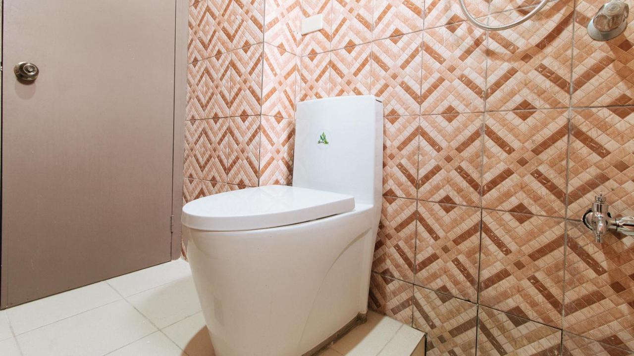 Reddoorz Plus At Canley Residential Pasig City Экстерьер фото