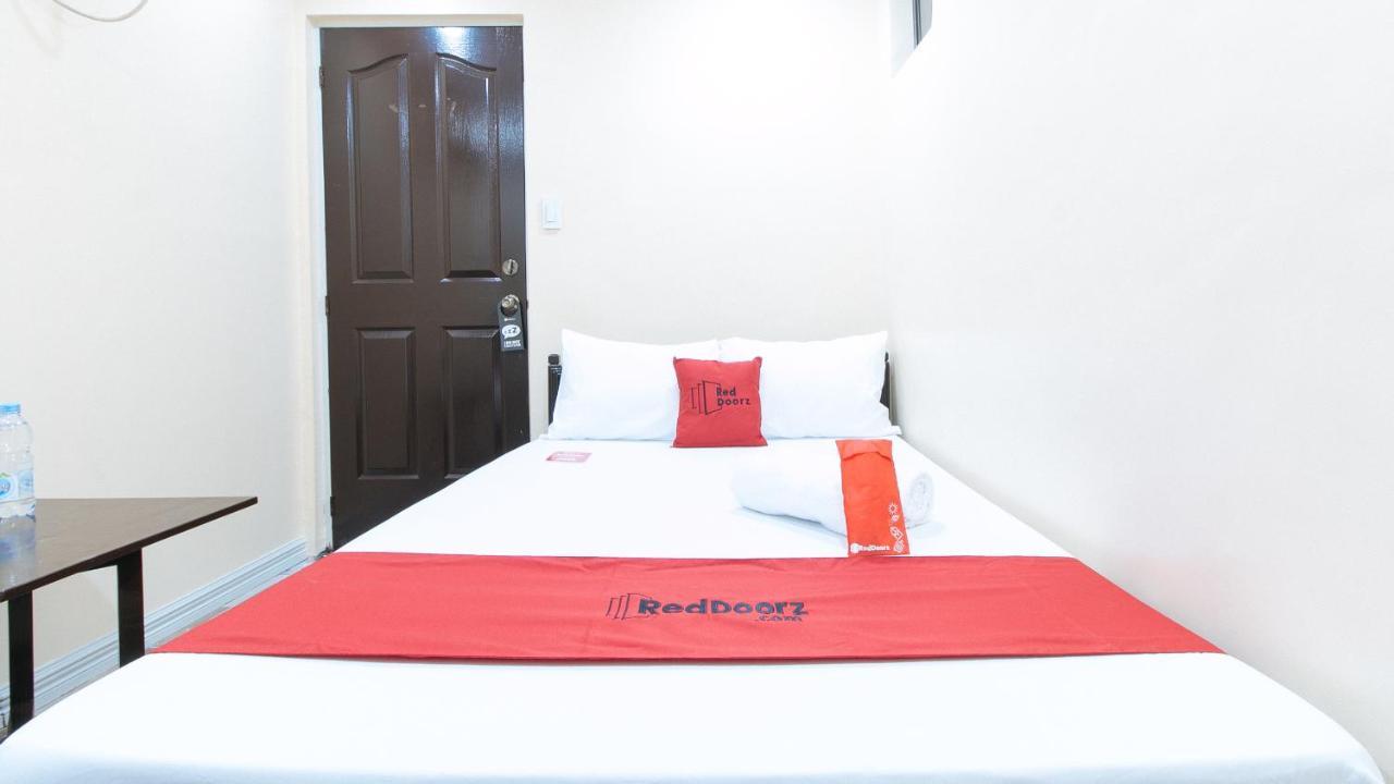 Reddoorz Plus At Canley Residential Pasig City Экстерьер фото