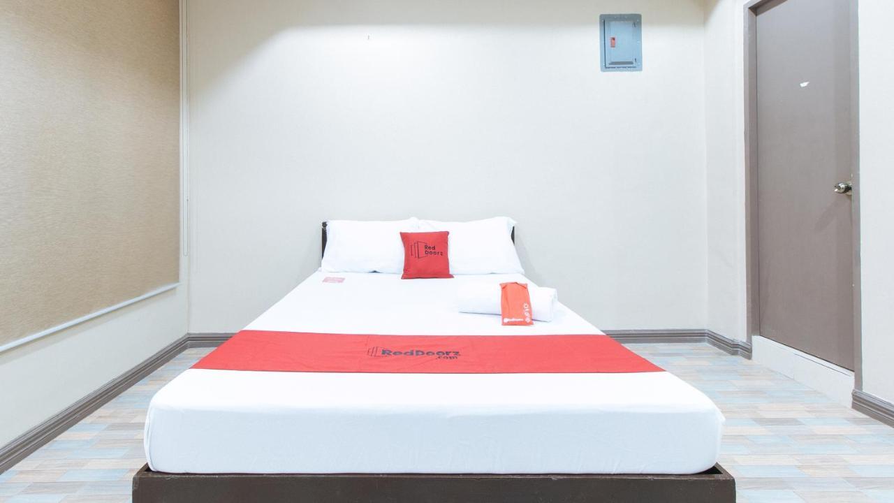 Reddoorz Plus At Canley Residential Pasig City Экстерьер фото