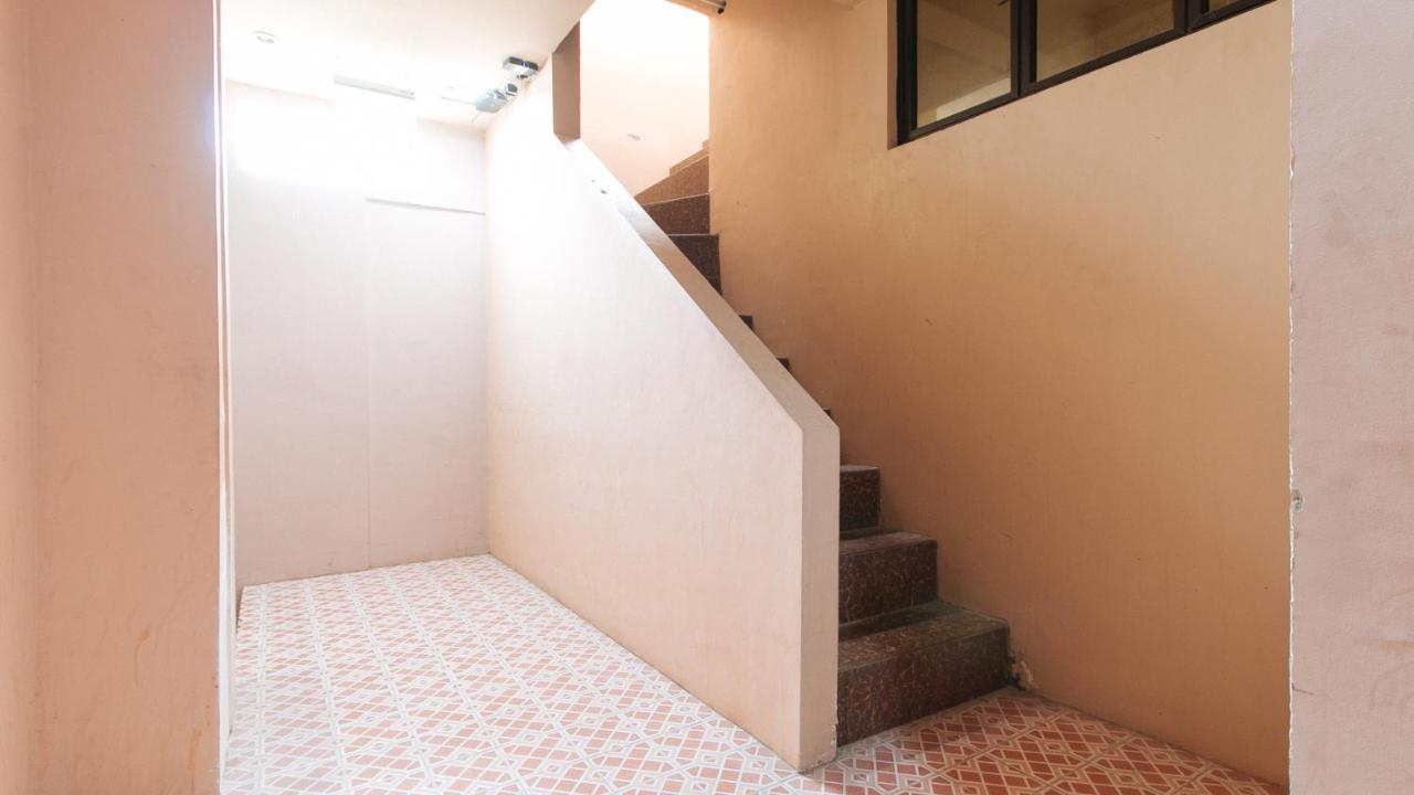 Reddoorz Plus At Canley Residential Pasig City Экстерьер фото