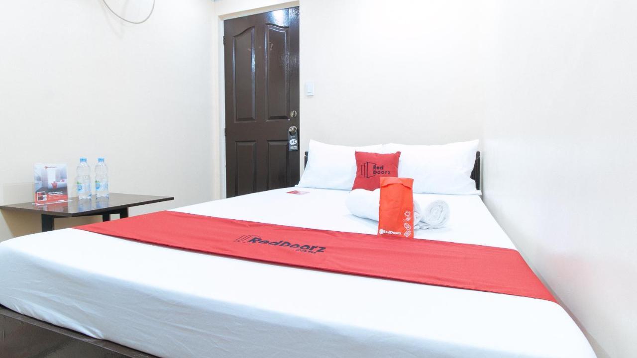 Reddoorz Plus At Canley Residential Pasig City Экстерьер фото