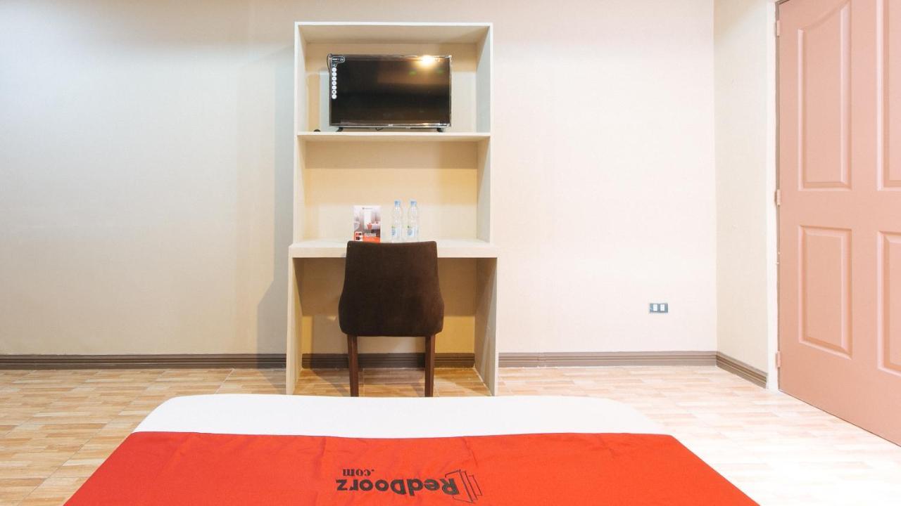 Reddoorz Plus At Canley Residential Pasig City Экстерьер фото