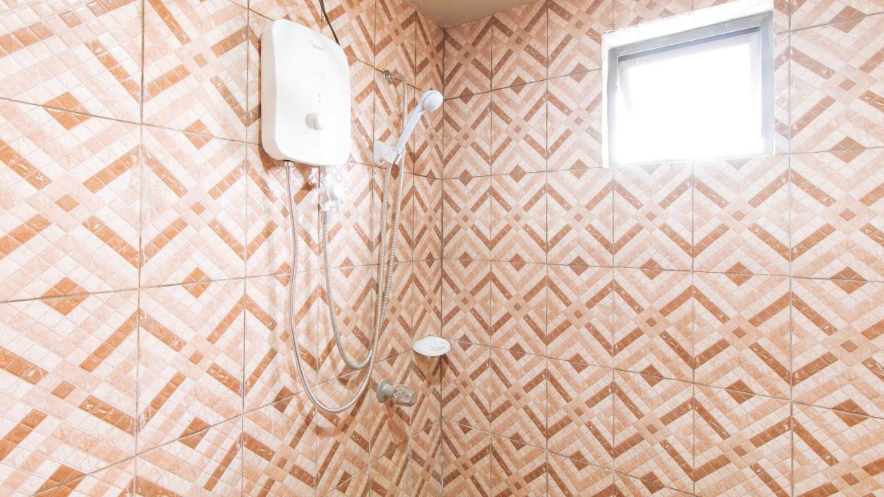 Reddoorz Plus At Canley Residential Pasig City Экстерьер фото